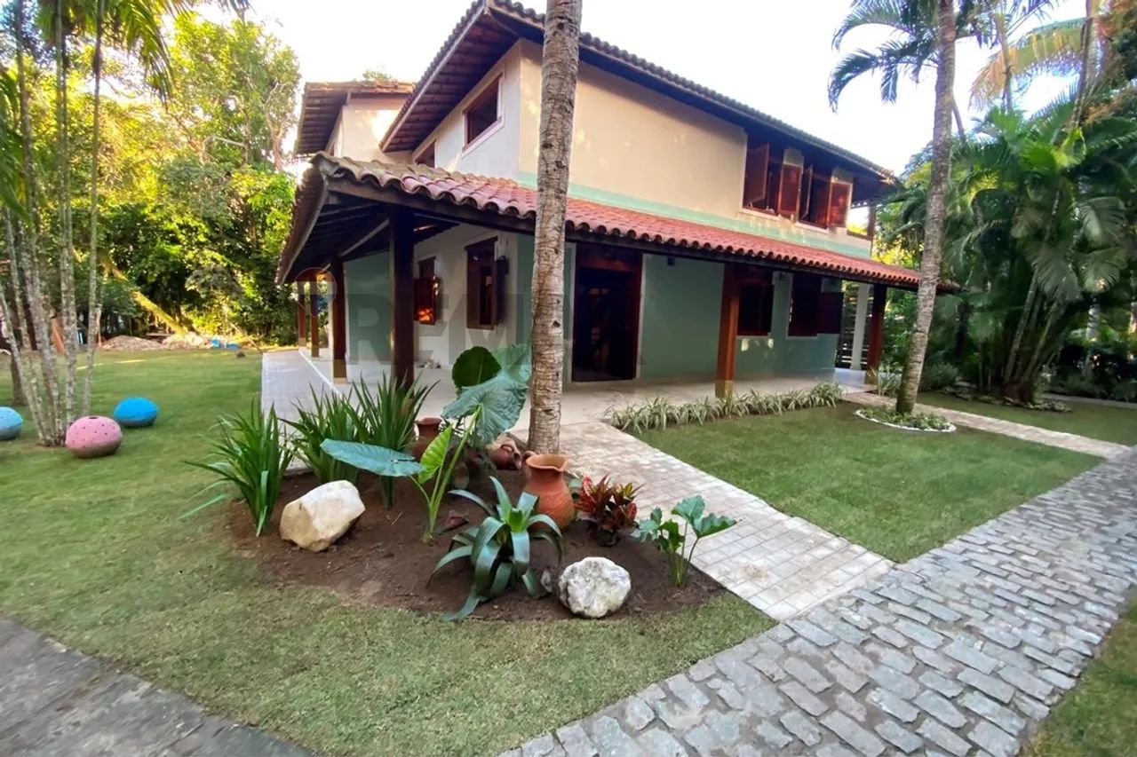 Casa em residencial com 2 suites e 1 quarto