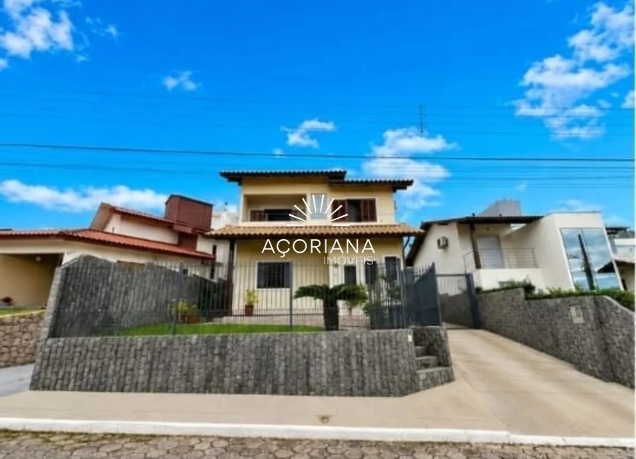 Casa Mobiliada para Locação com Piscina e 3 Quartos no Campeche