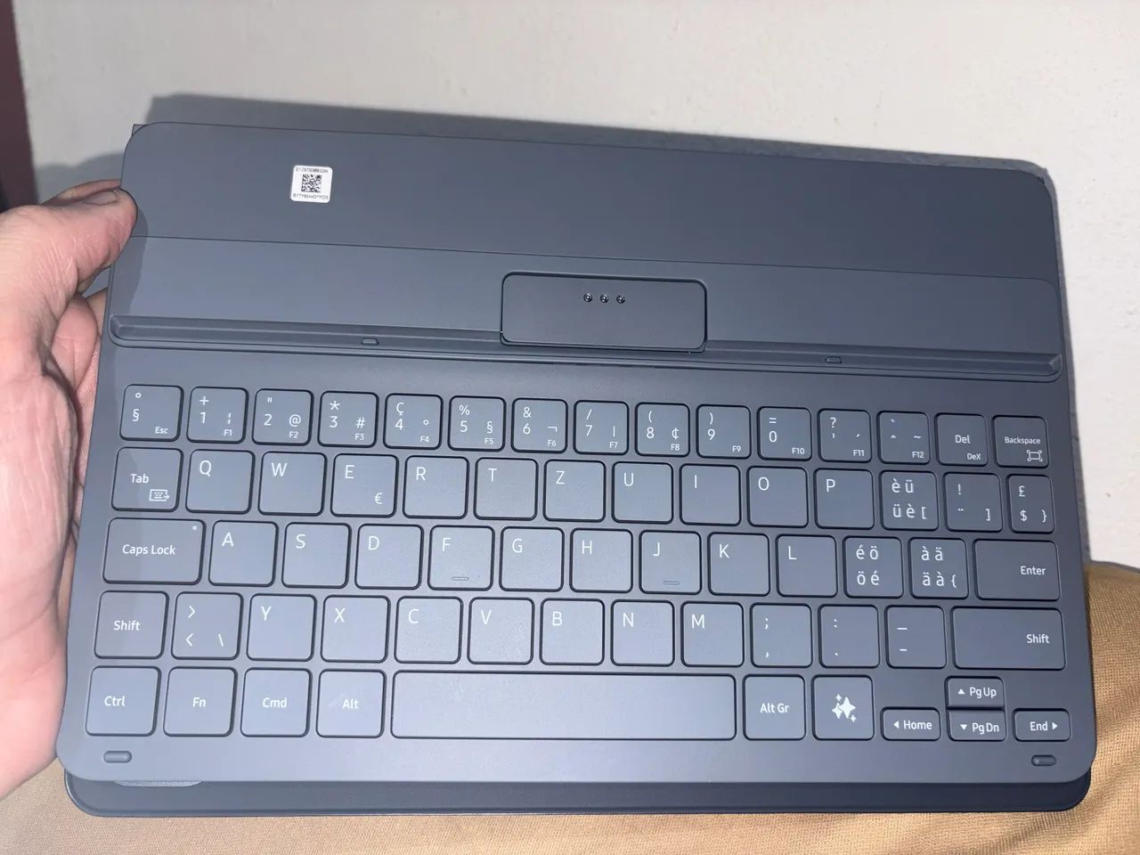 CAPA COM TECLADO TABLET SAMSUNG S11 ORIGINAL - Foto 2