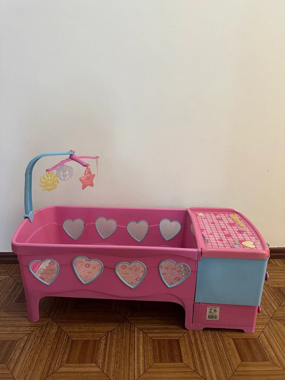 Berço de boneca em ótimo estado!