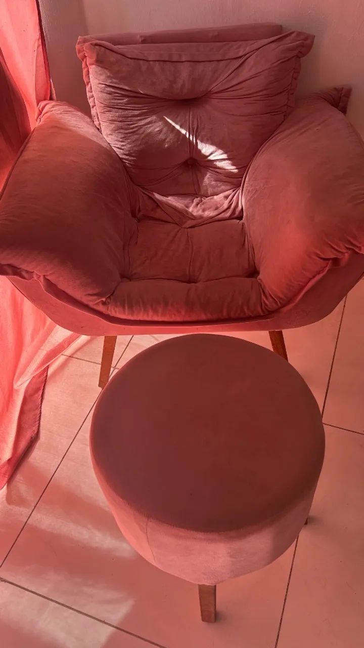 2 Poltronas com 2 poof  - Foto 2
