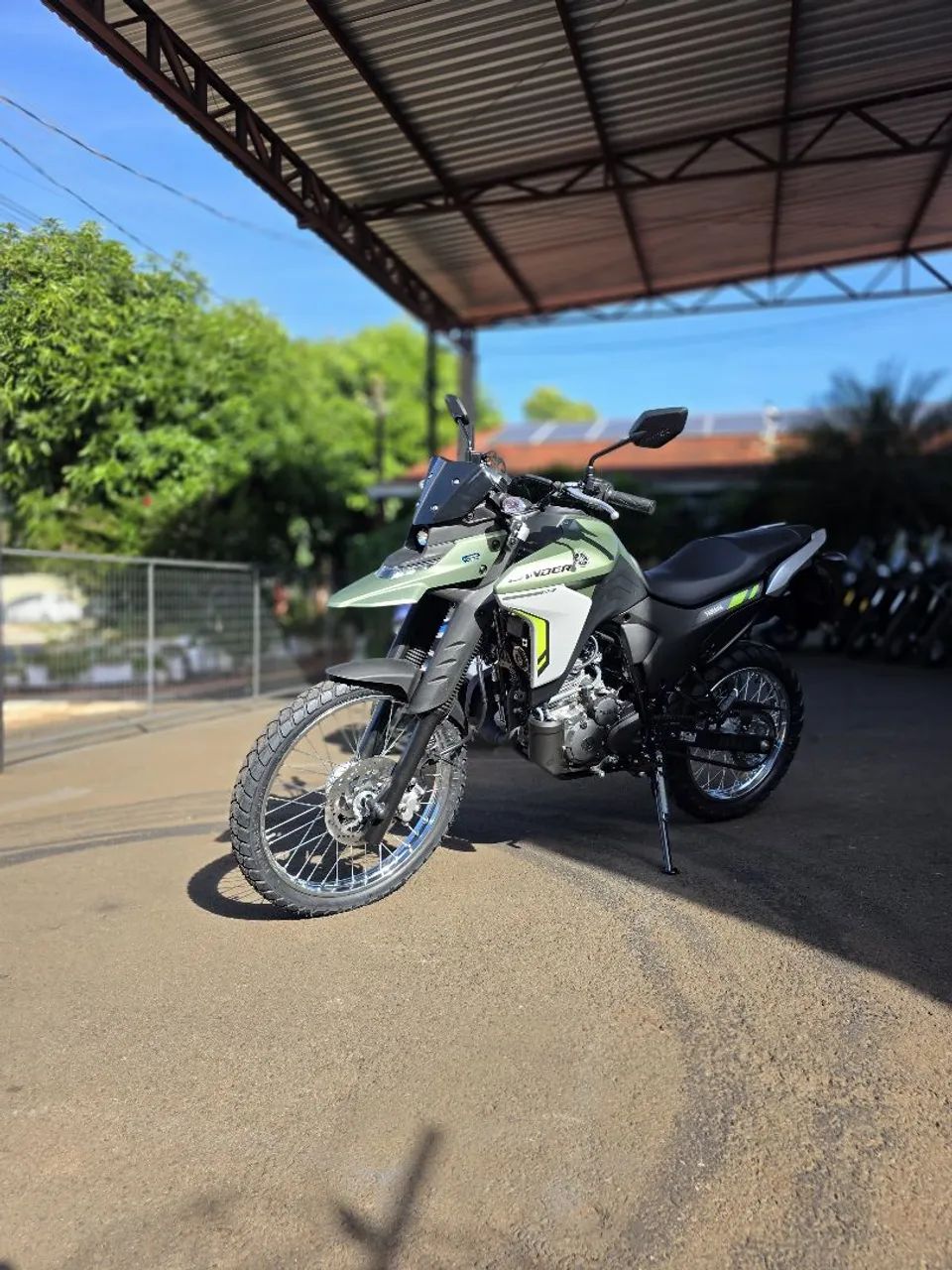 Lander 250 CONNECTED  - Foto 2