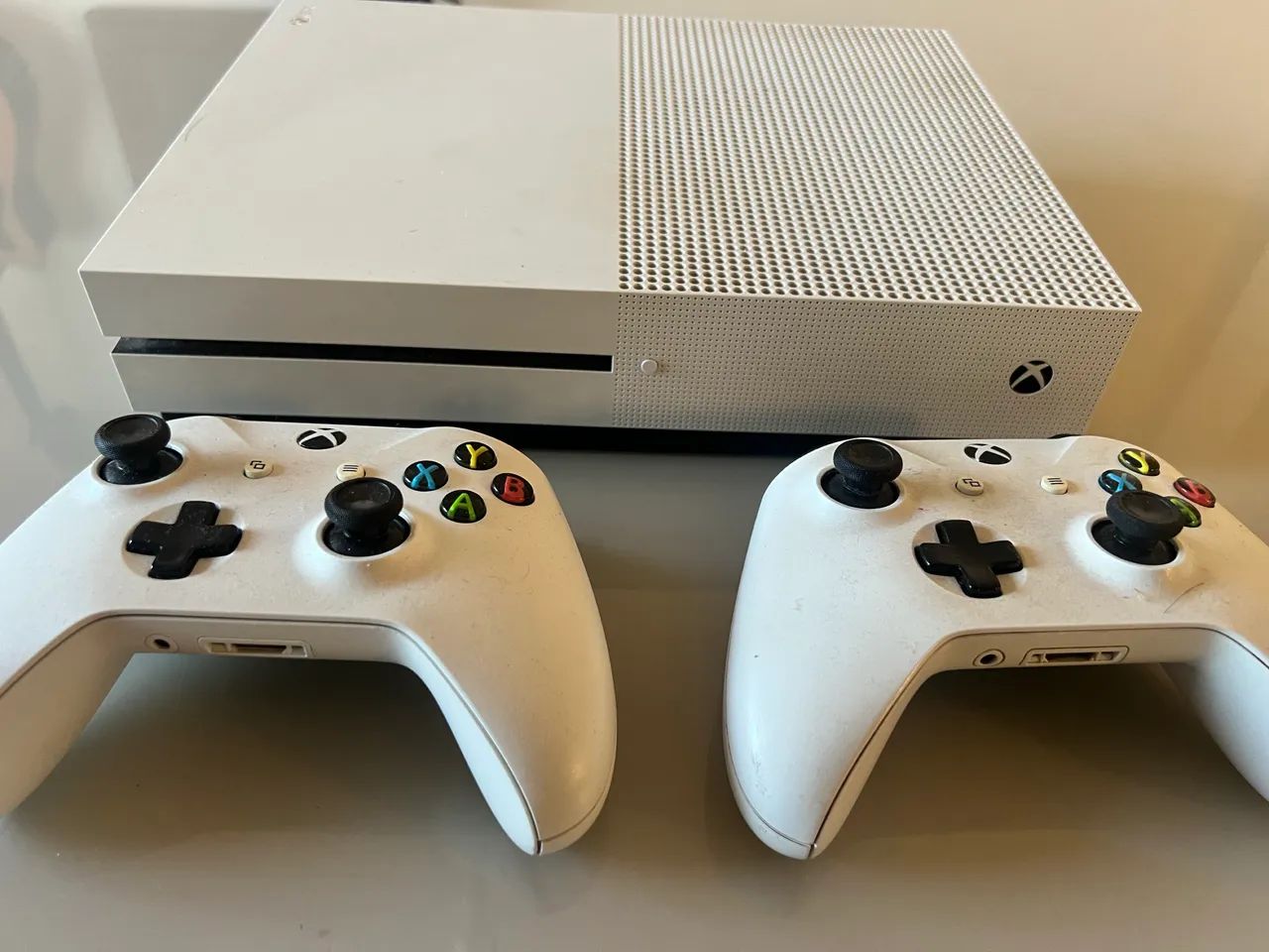 XBOX ONE 1 S  TB