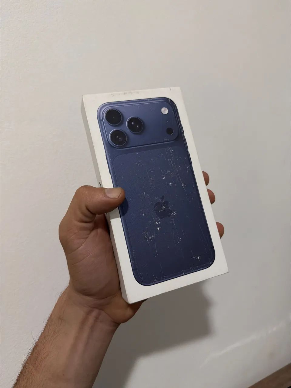 iPhone 17 Pro Max 256GB Deep blue - Celulares e Smartphones