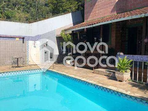 Cosme Velho | Casa 5 quartos, sendo 1 suite