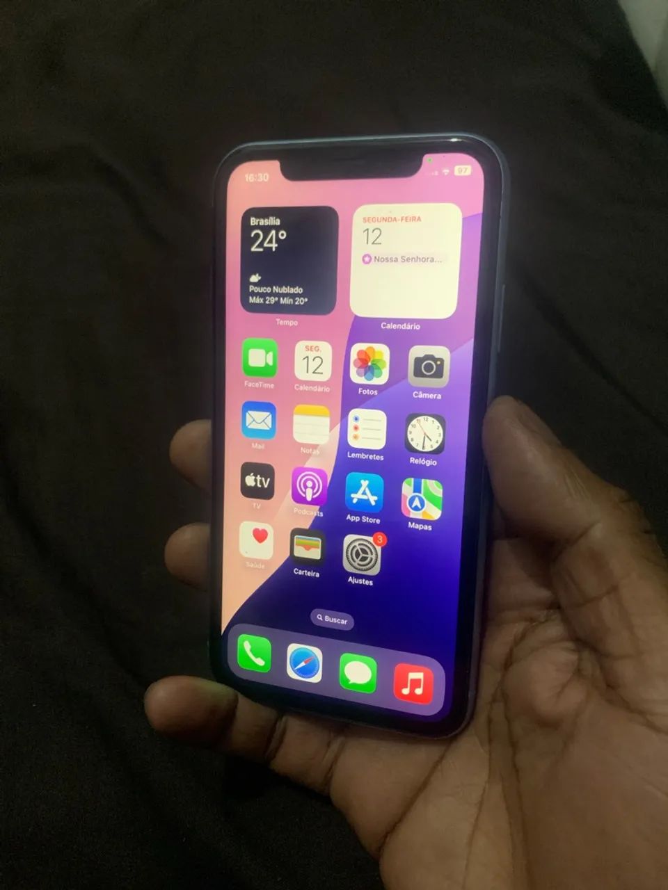 iPhone XR novo sem trincos