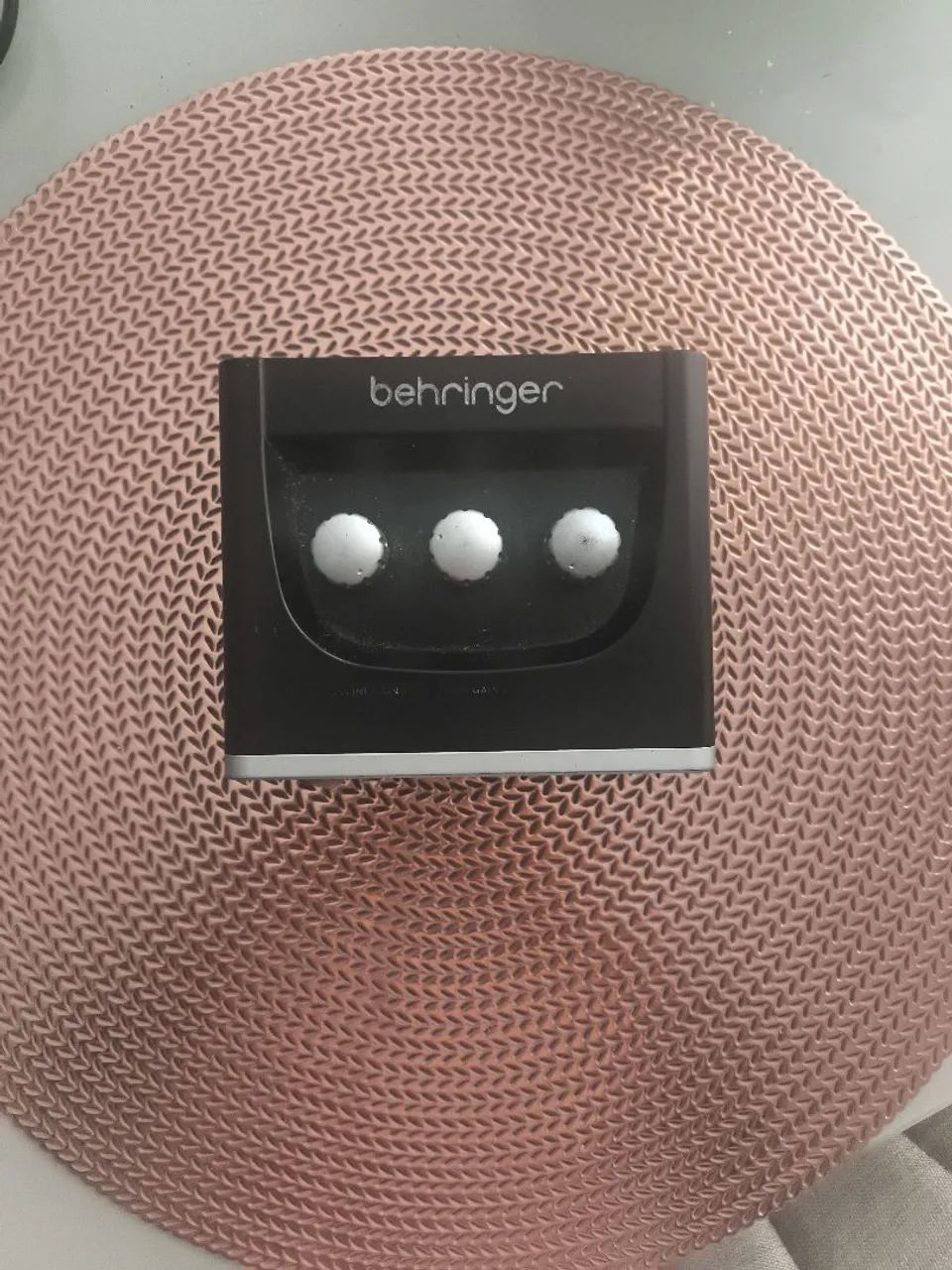 Interface de Áudio - Behringer U-Phoria UM2 
