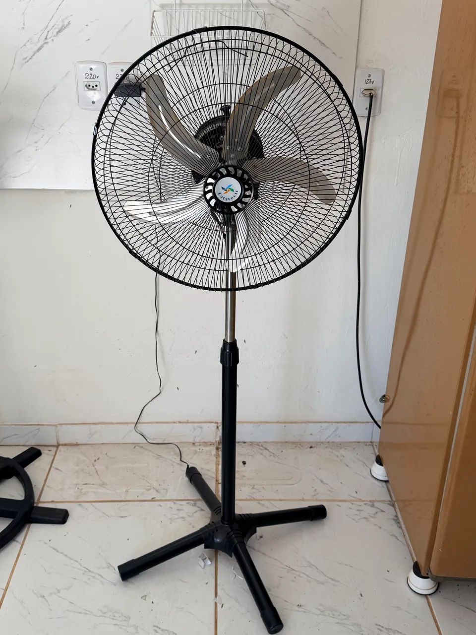 Ventilado com pedestal  - Foto 4