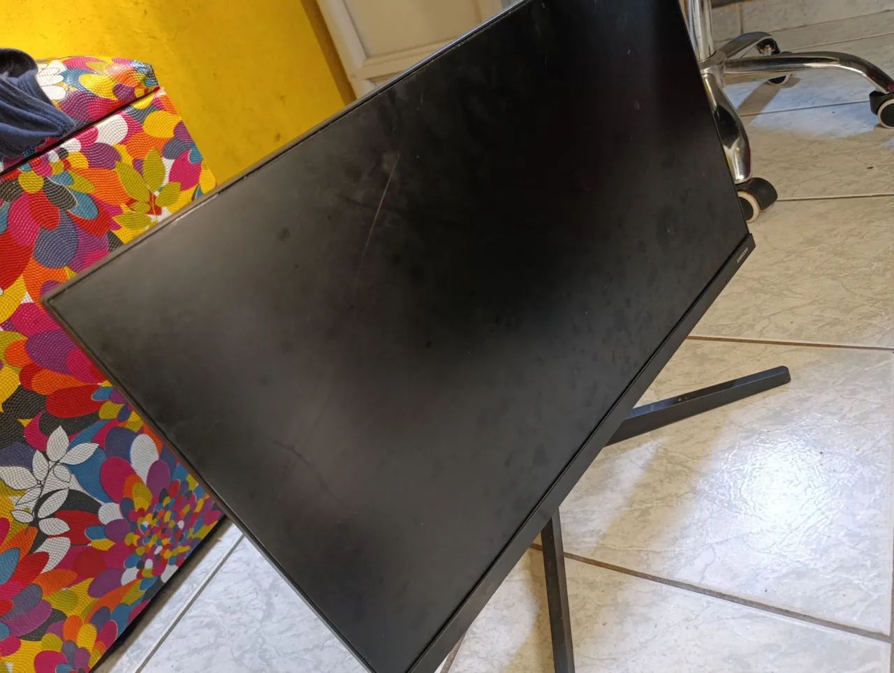 Monitor Samsung 24 Polegadas (Apenas 6 meses de uso) - Para retirada de peças
