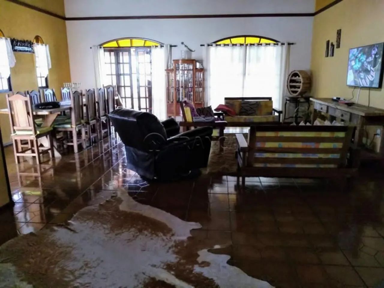 CHACARA EM CONDOMINIO FECHADO EM IGARATA - SP