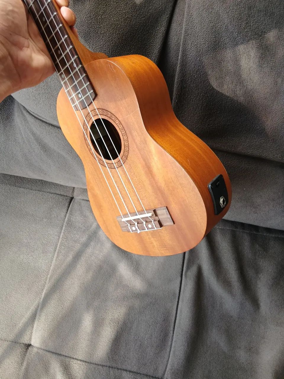 Ukulele Shelby elétrico - Foto 4