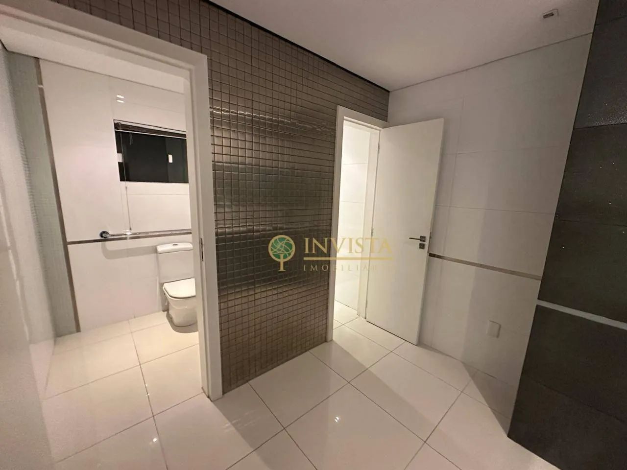 Sala comercial com 120m² - Locação no bairro Saco Grande. - Foto 5