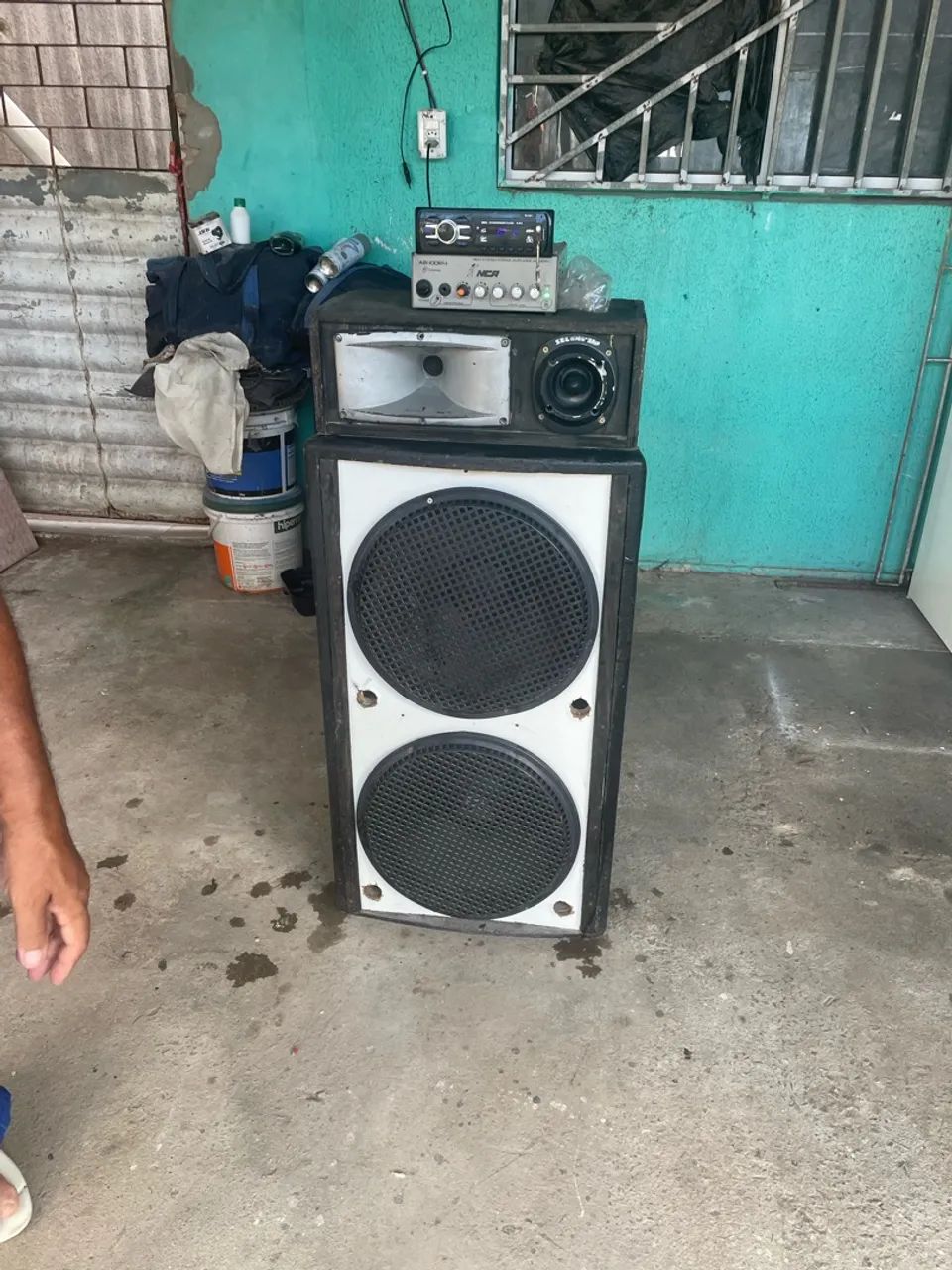 Caixa de som com aplificador