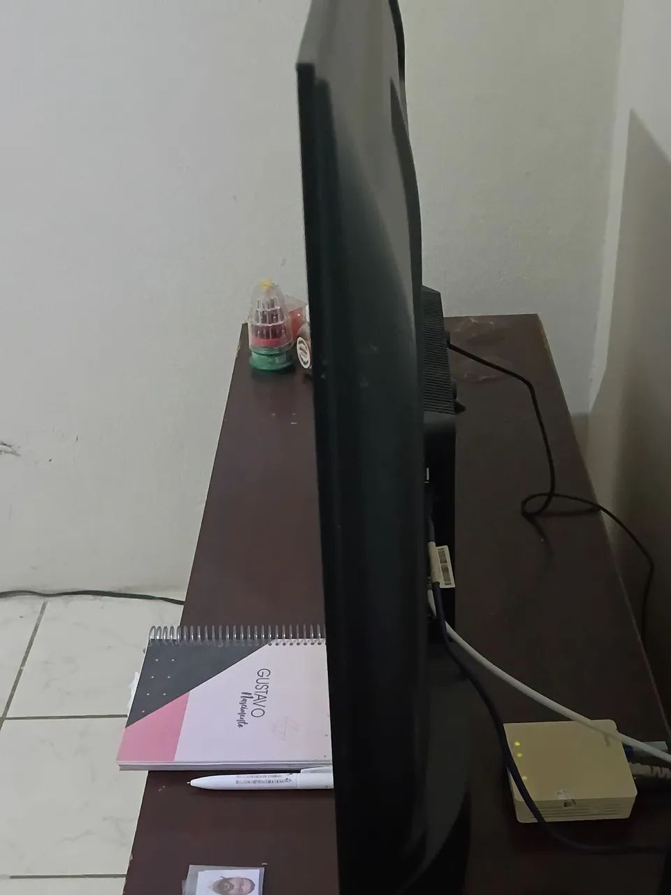 TV SEMP ROKU TV 43 POLEGADAS EM PERFEITO ESTADO - Foto 4