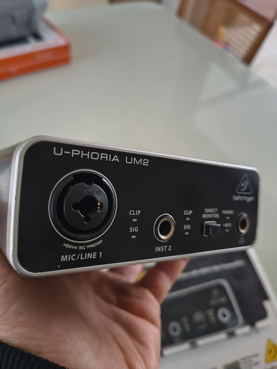 Interface de áudio Behringer U-phoria UM2 - Foto 2