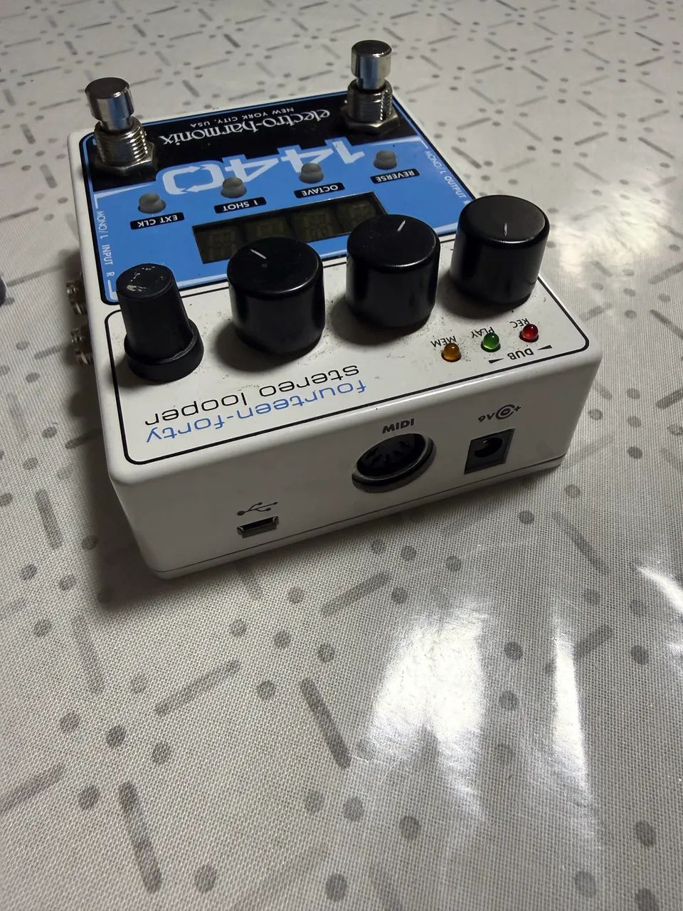 Electro-Harmonix 1440 Stereo Looper + Triple Foot Controller - Foto 4