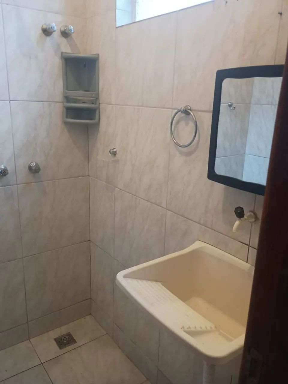 Kitnet no Carlos Prates só para mulheres  - Foto 4
