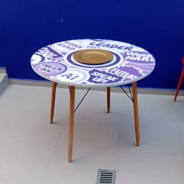 Mesa Redonda Estilizada