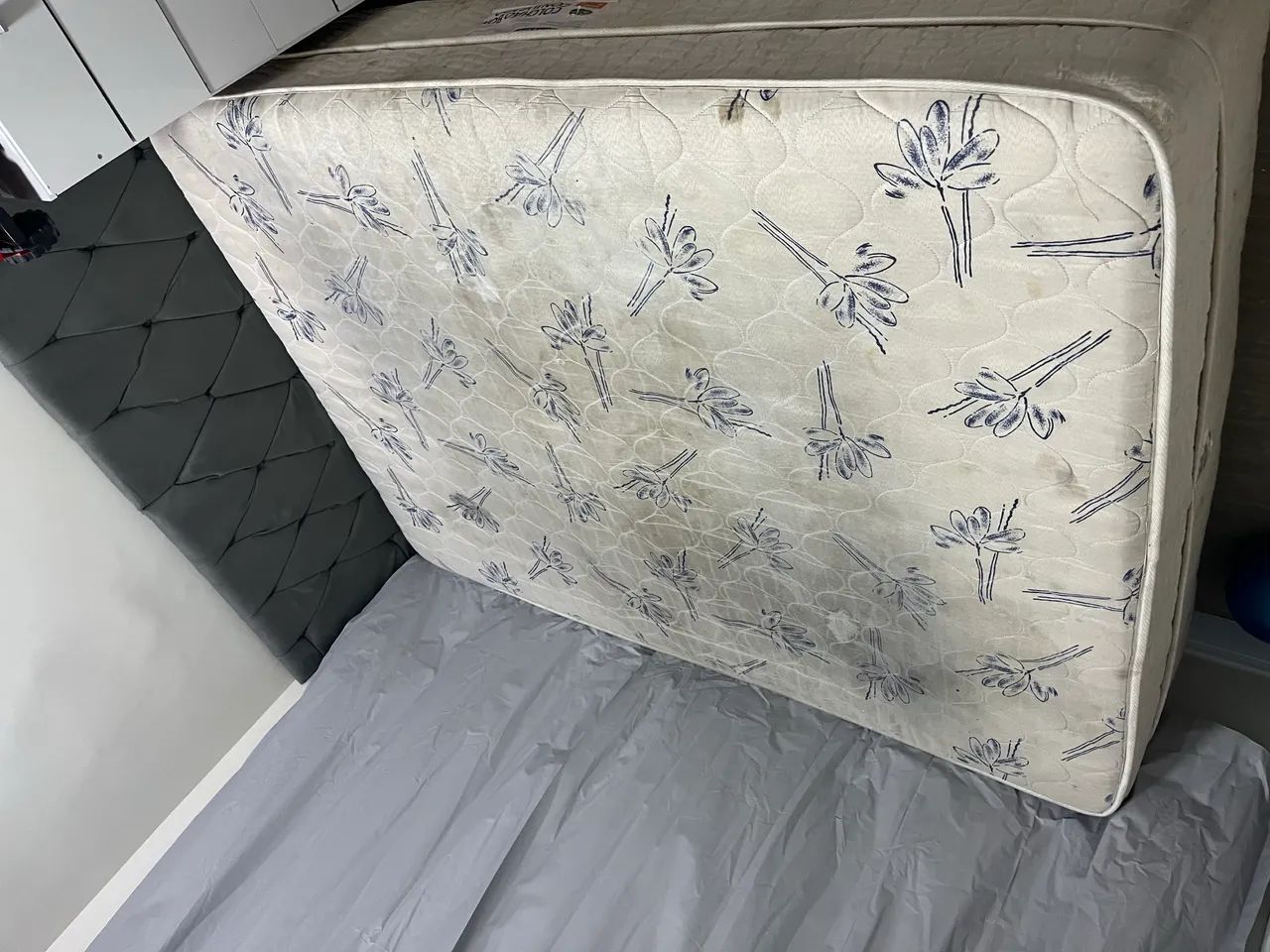 Cama de casal com cabeceira 