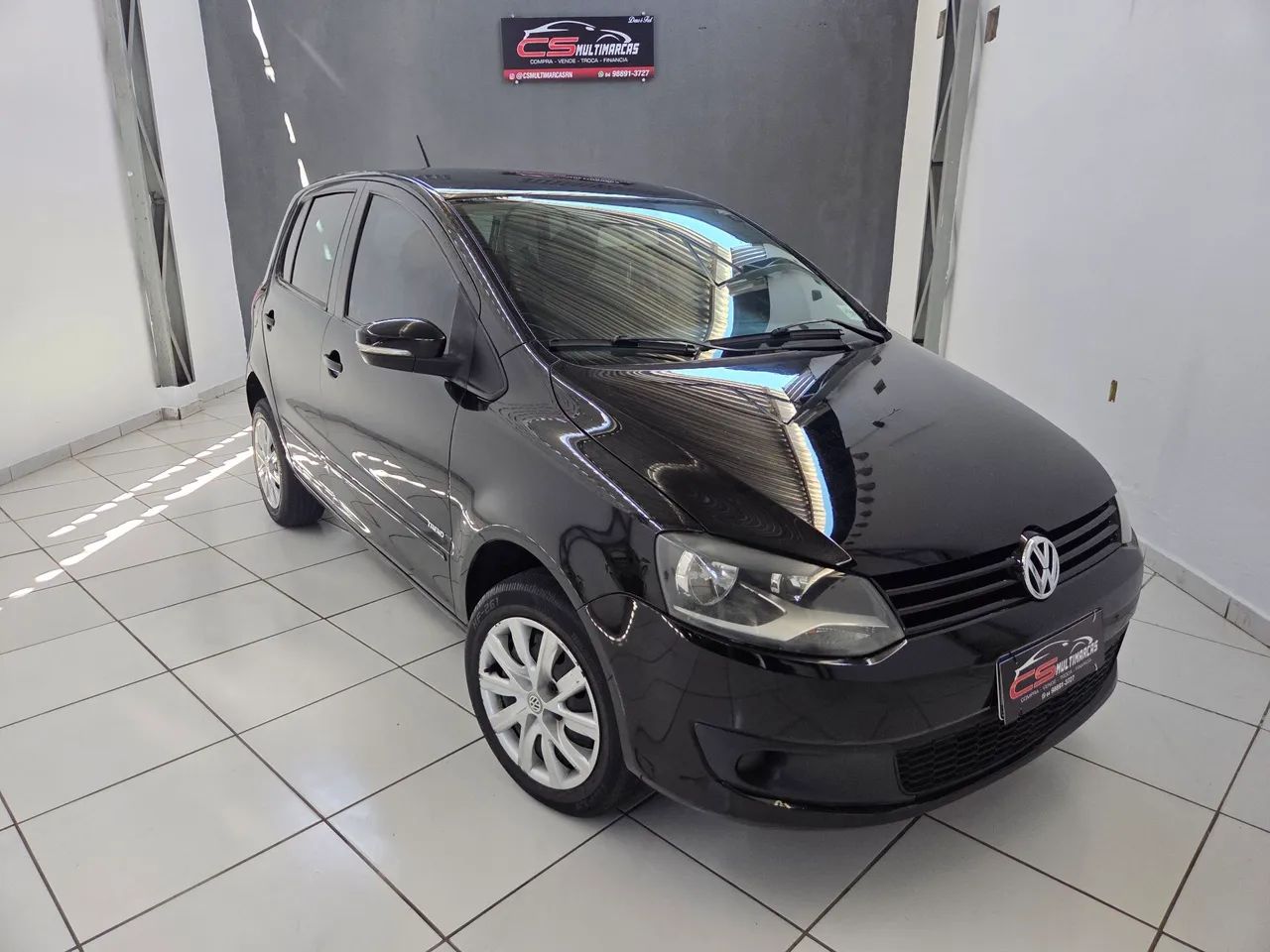 Volkswagen Fox Fox 1.0 Mi Total Flex 8V 5p 2011