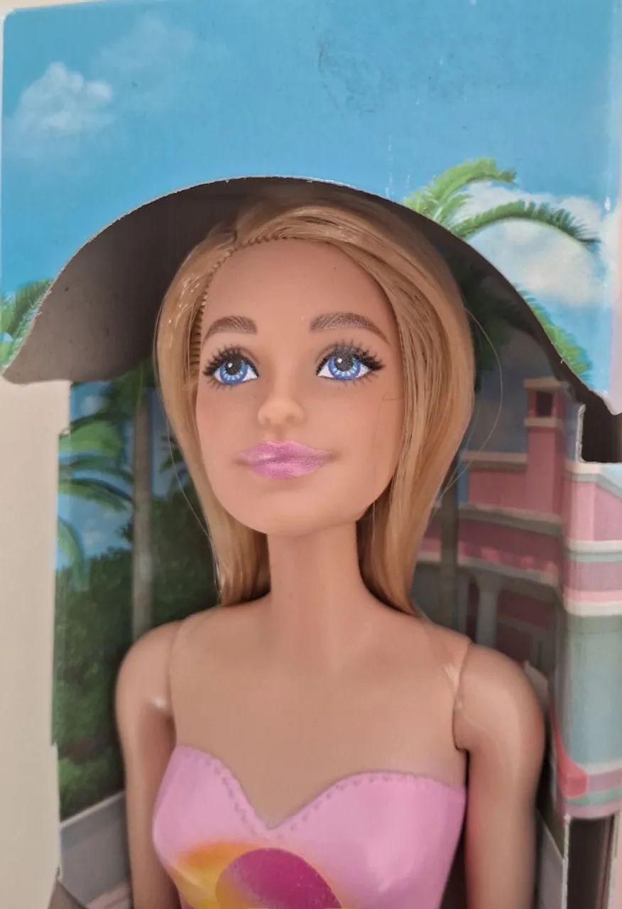 Boneca Barbie na Piscina  - Foto 3