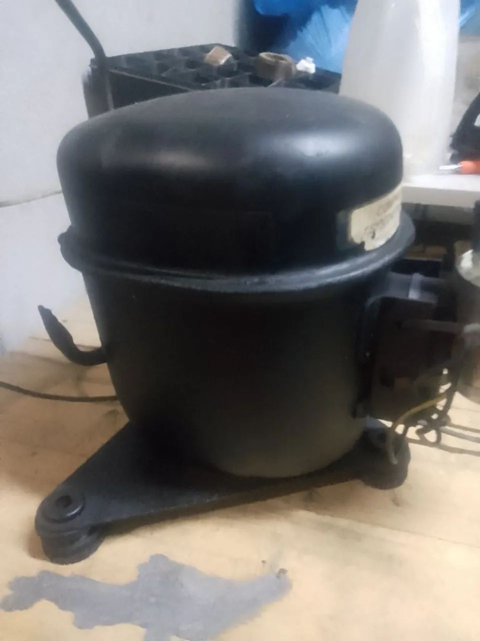 Motor compressor