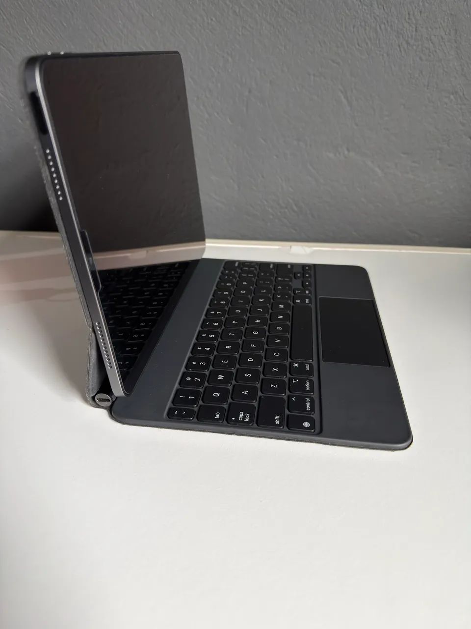 IPad Air 5 Geração 256GB + Apple Pencil Pro + Apple Magic Keyboard