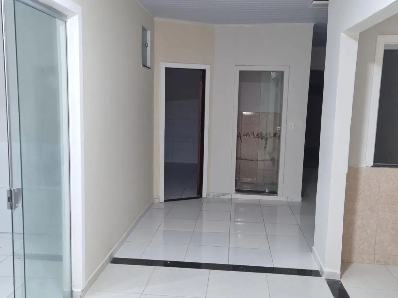 Casa com localização central e espaço  amplo - Foto 3