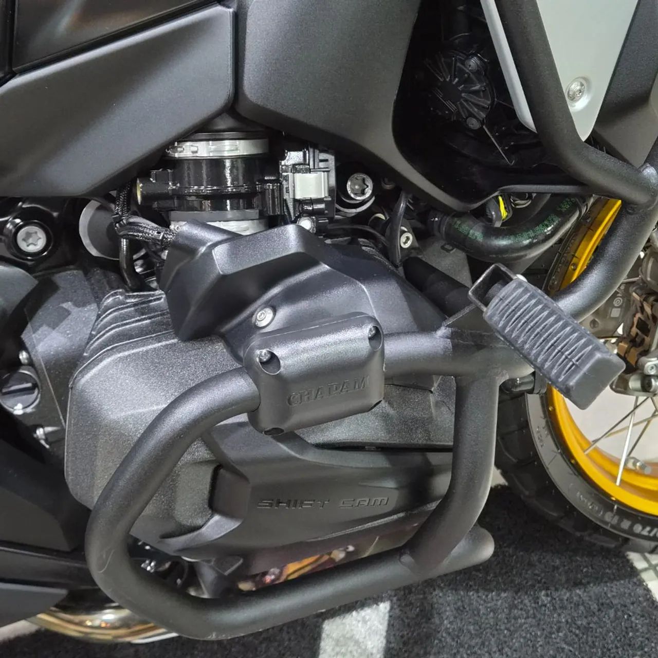 R 1300 GS Triple Black - Foto 4