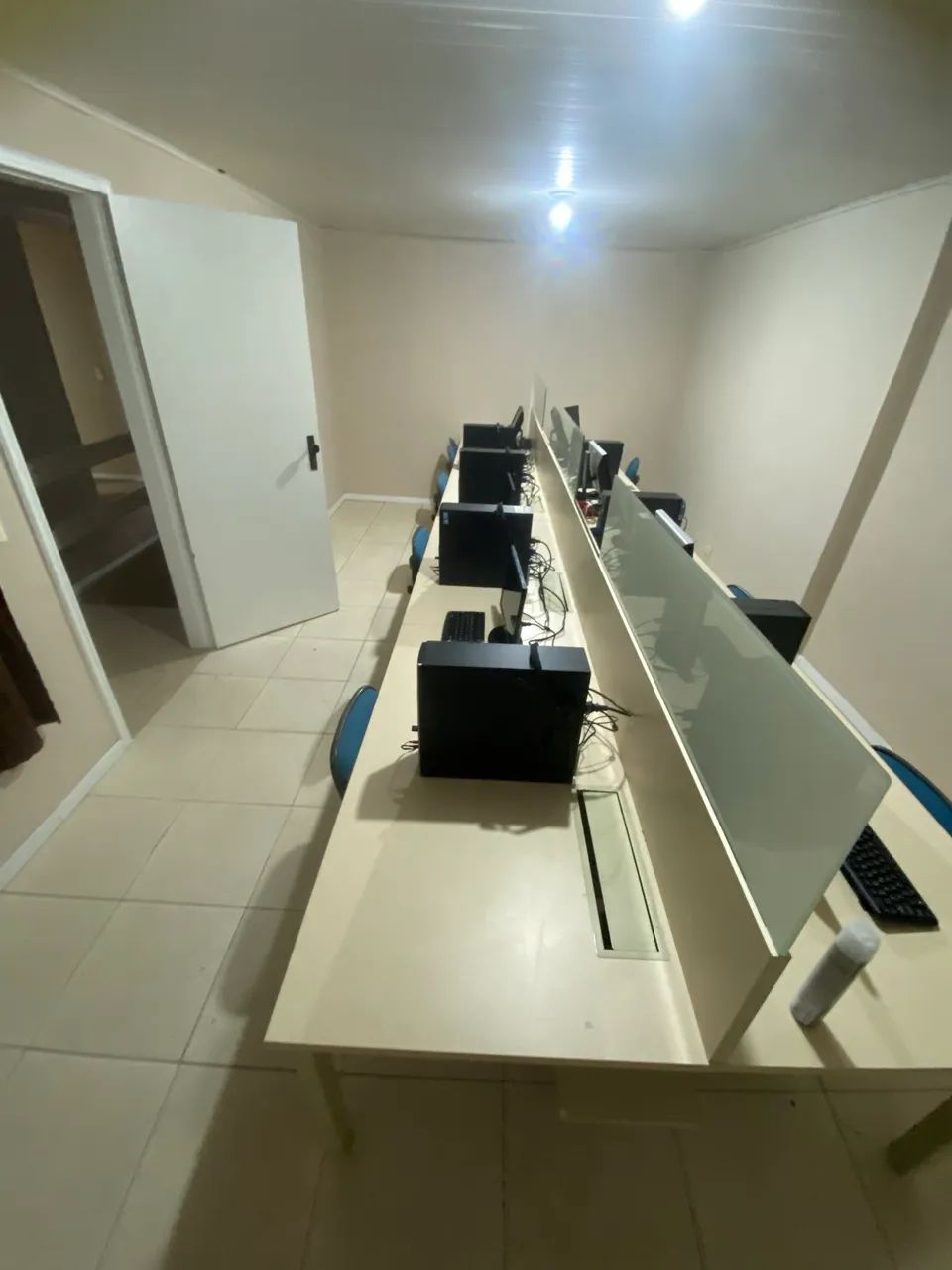 MESA TELEMARKETING COMPLETA COM DIVISOR E VIDROS - Foto 4