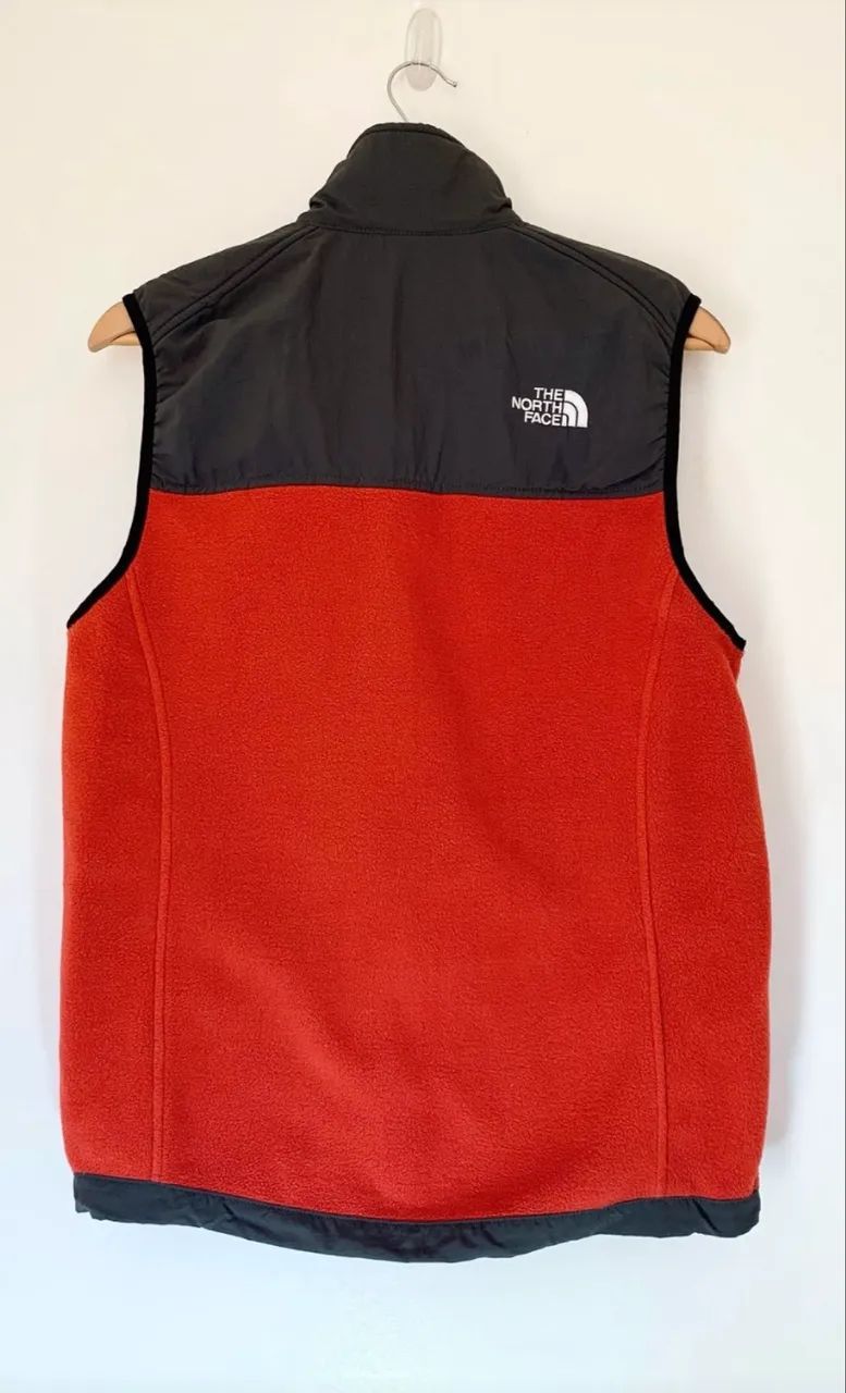 Colete the north face perfeito. Cinza chumbo e vermelho - masculino  - Foto 4