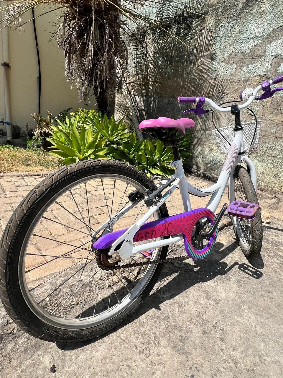 Bicicleta Infantil aro 20, excelente estado.