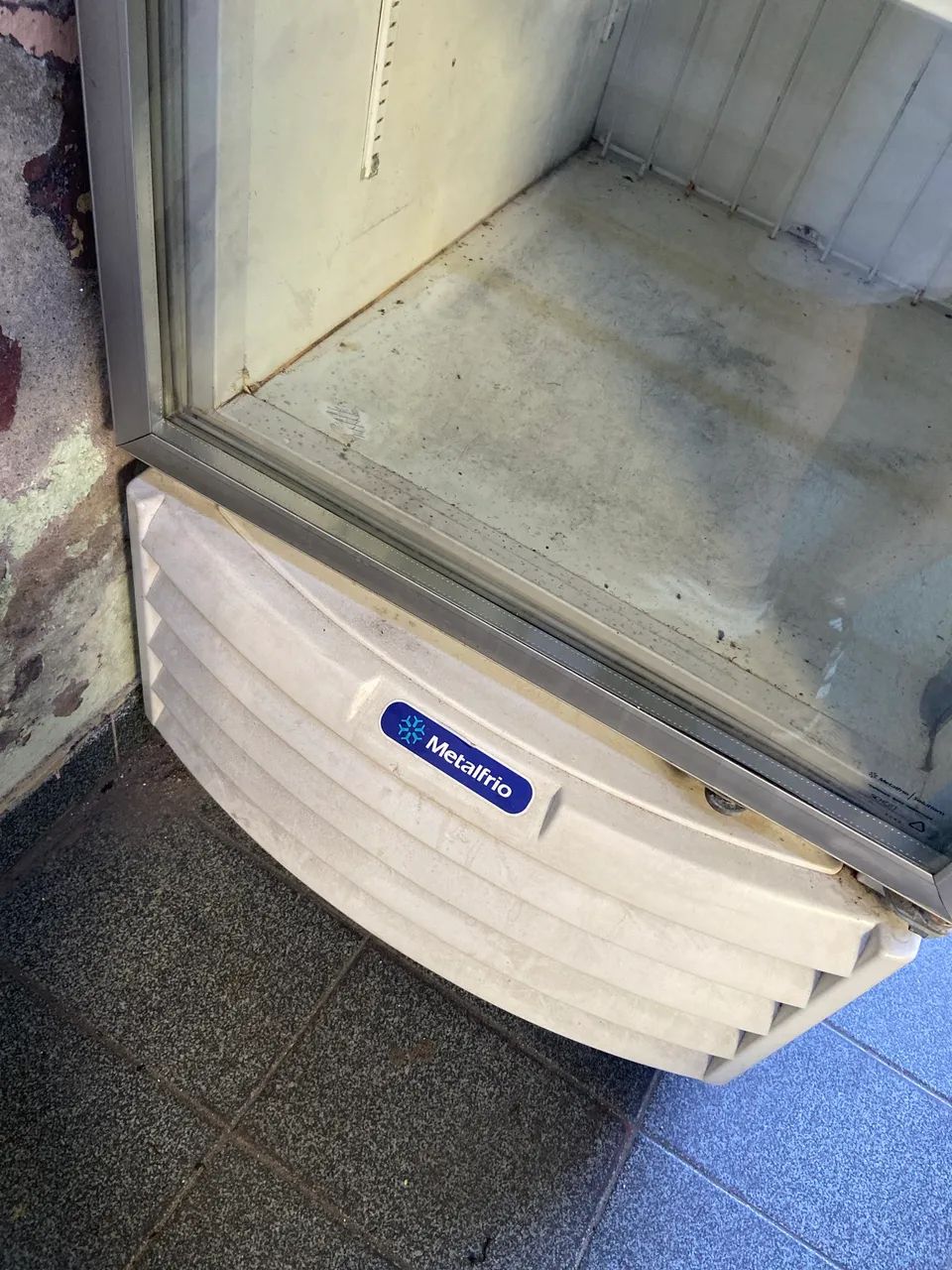 Freezer metalfrio - 497 litros  - Foto 4