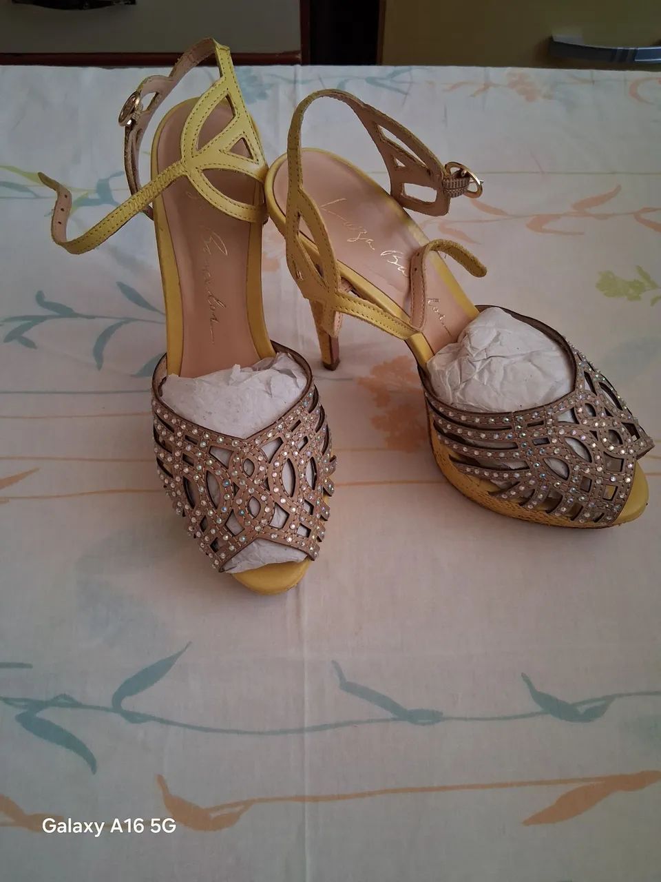VENDO SAPATOS CONSERVADOS 