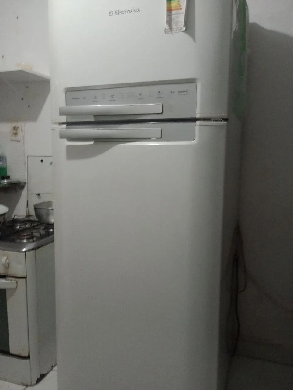 Uma geladeira  - Foto 2