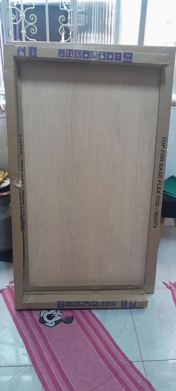 Vendo mesa na caixa ( sem as cadeiras, apenas a mesa) - Foto 3