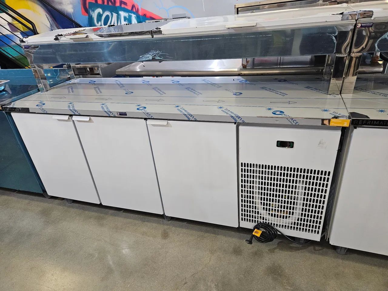 balcão de inox refrigerado com condimentadora 2 metros - novo