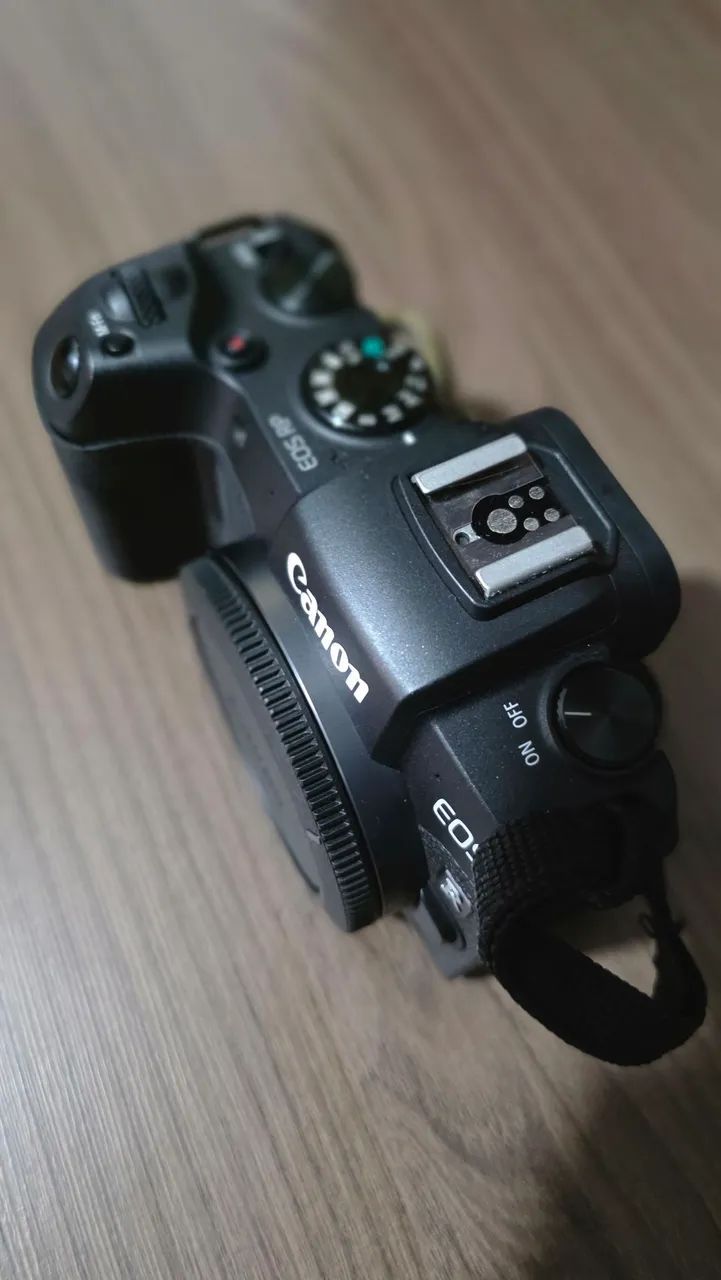 Canon EOS RP Full Frame - Câmera Impecável / Backup com Baixo Uso - Foto 2