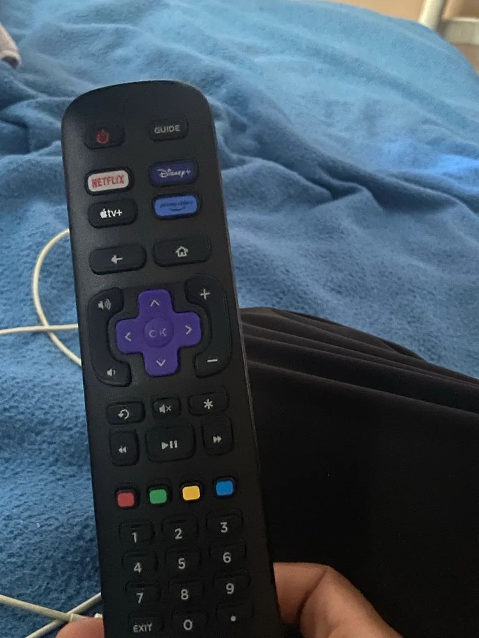 Vendo tv quebrada de 50 polegadas, vem com controle e pezinho - Foto 2