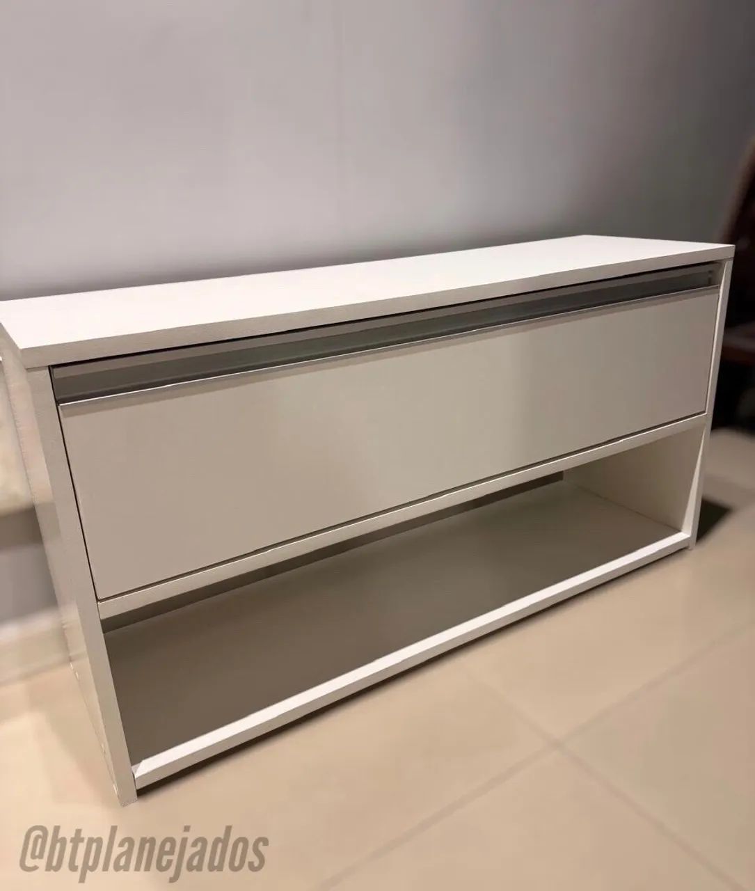 Rack branco em MDF 
