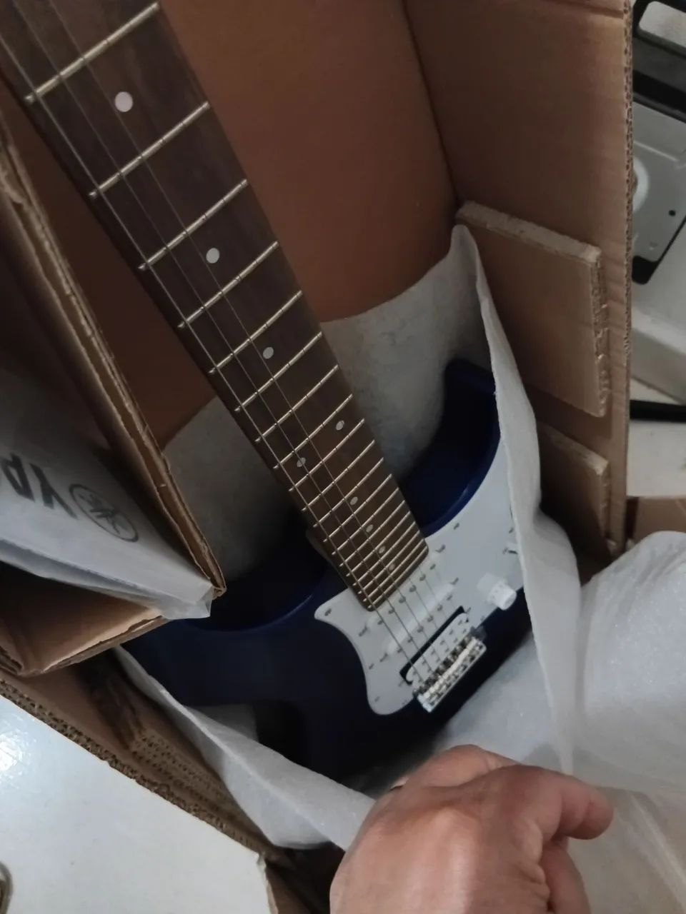 Guitarra nova Yamaha  na cx. Chama no watts *  - Foto 4