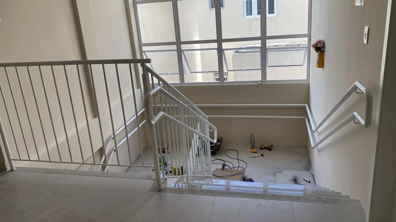 Corrimão em inox e ferro galvanizado 