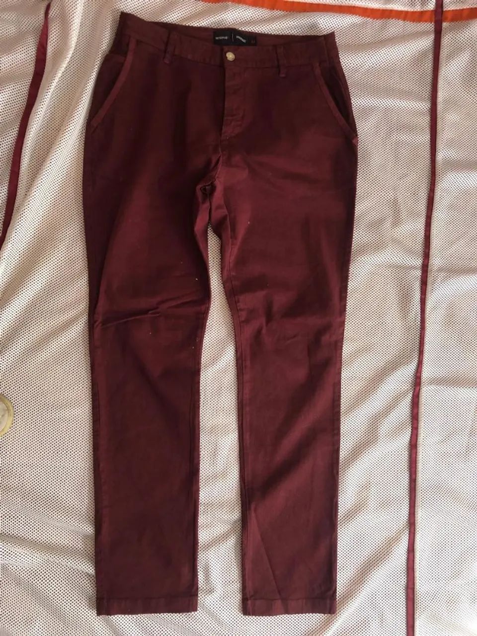 Calça sarja reserva vinho 44 com elastano impecável 