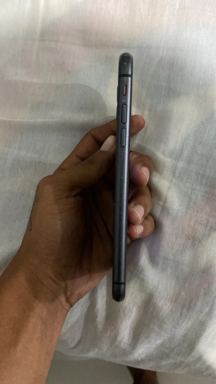 iPhone 11 semi novo - Foto 3