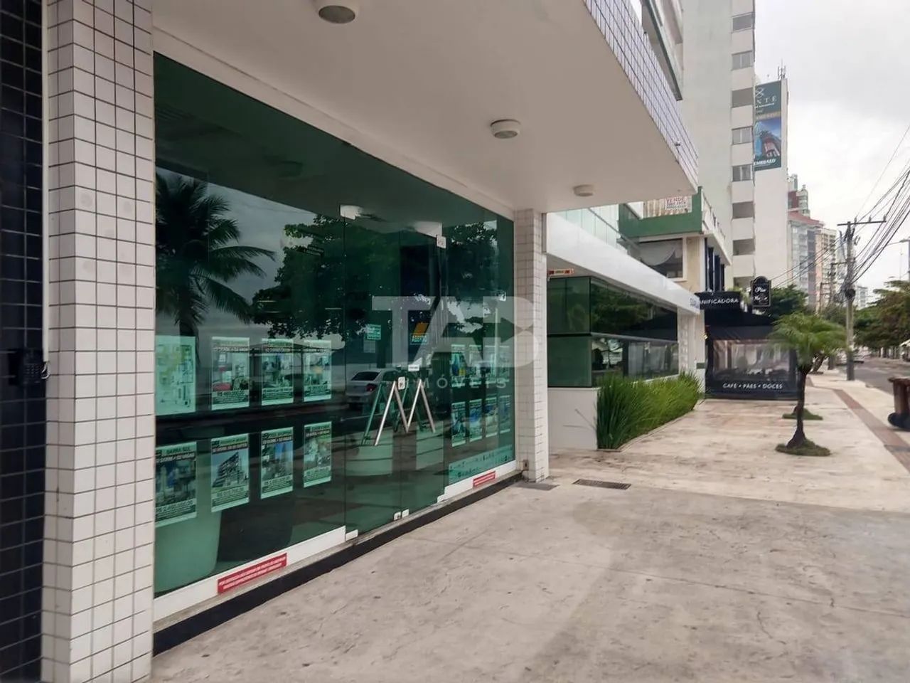 Sala Comercial à Venda em Balneário Camboriú - Foto 3
