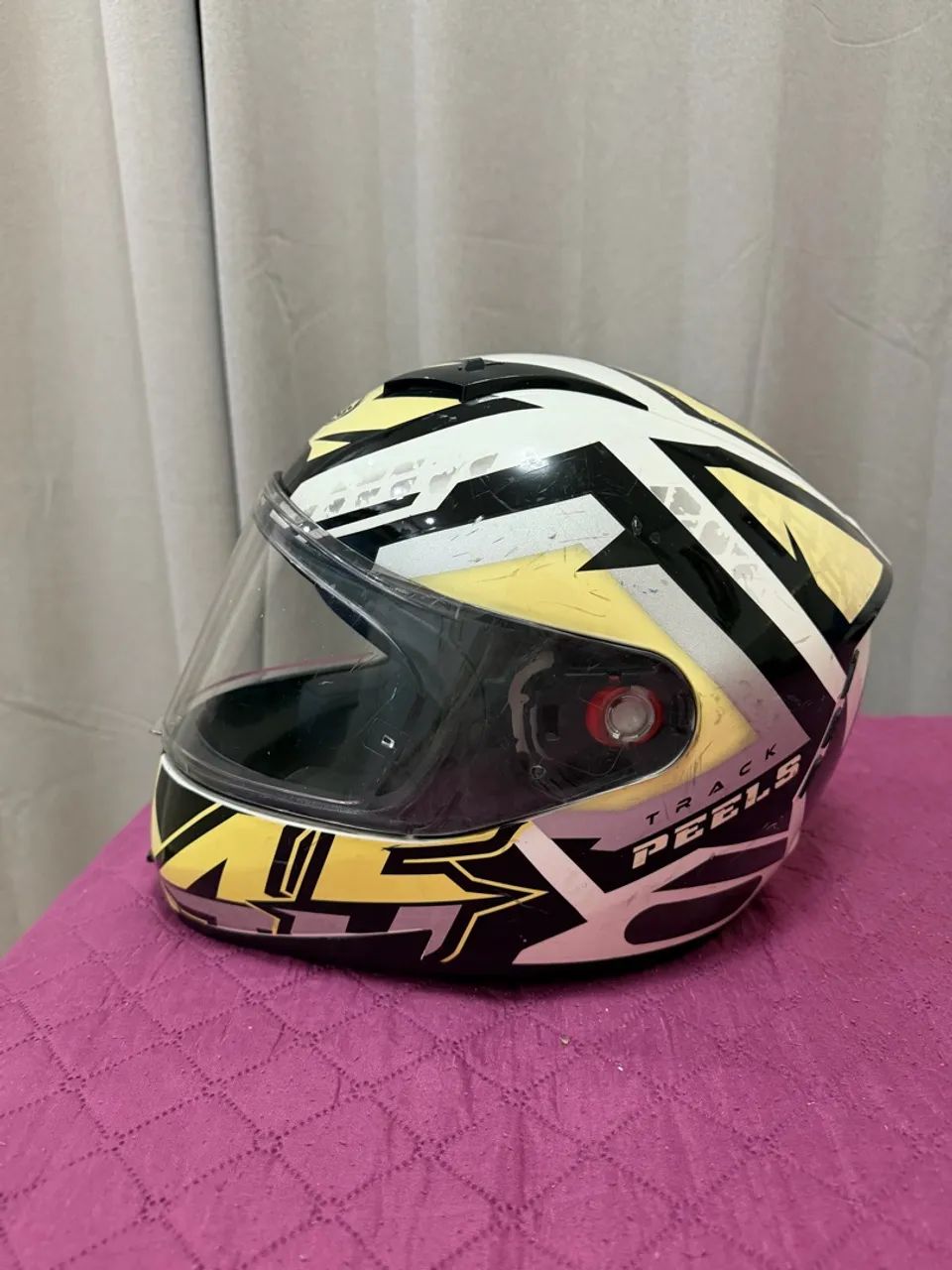 Capacete Peels