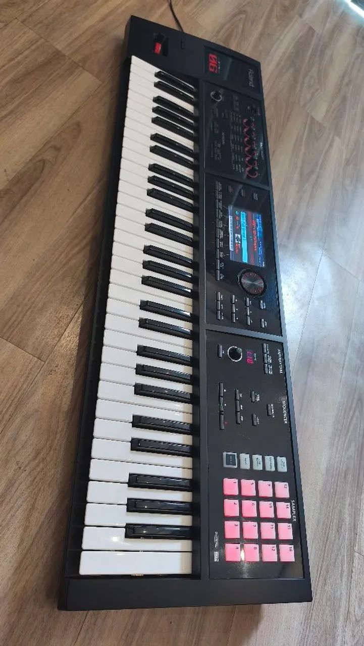 Roland FA 06 impecável 