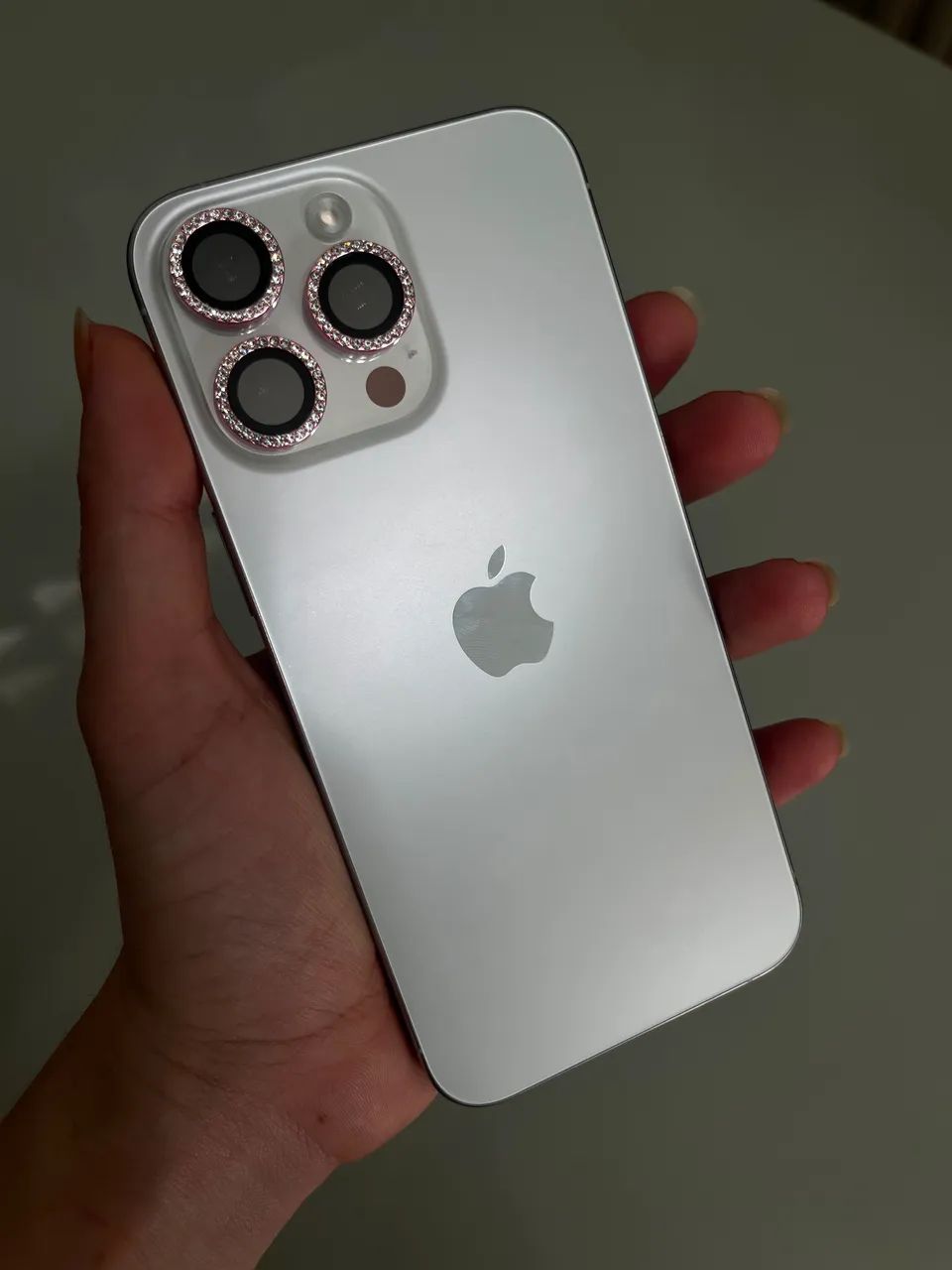 VENDO IPHONE 15 PRO MAX 512GB BRANCO IMPECÁVEL - Foto 4