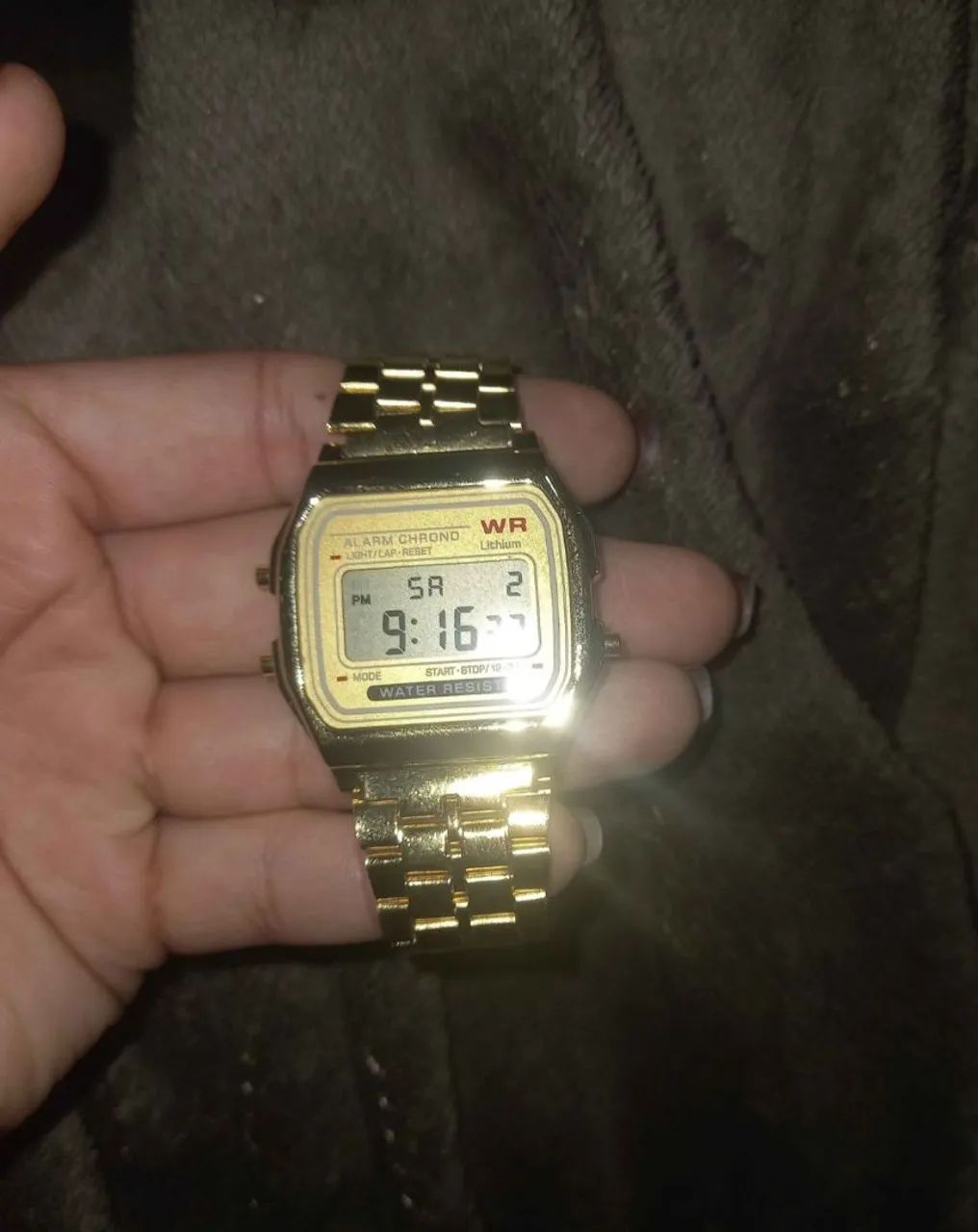 Relógio Casio Mini WR na cor dourado - Foto 3