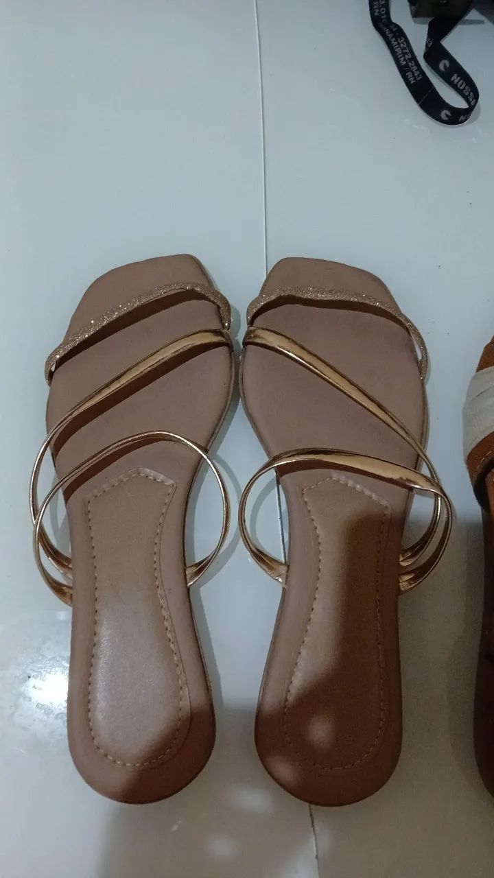 2 pares de sandália a venda - Foto 2